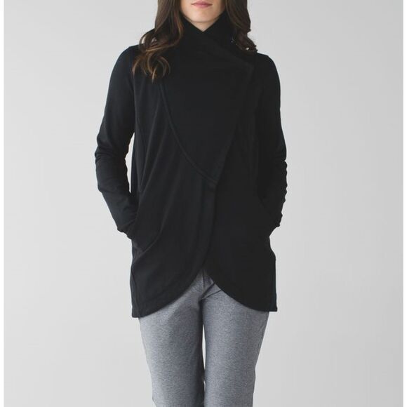 Lululemon That's A Wrap Sweater/ Cardigan Size 6 in Black - Picture 1 of 9